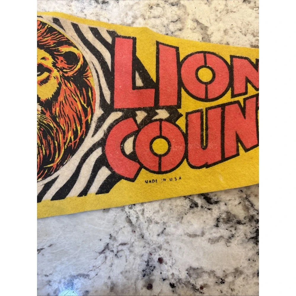 Vintage Lion Country Safari Pennant West Palm Beach Florida Souvenir Flag
